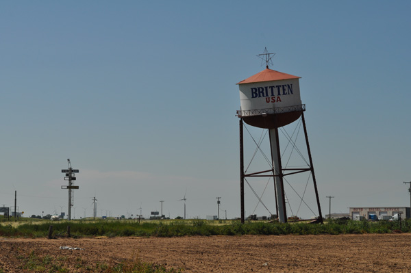 groom-roadside-attraction-britten-water-tower