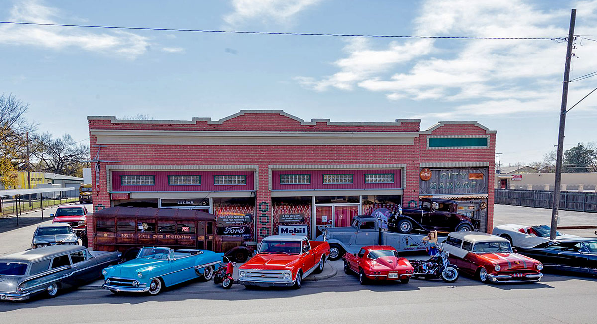 Roadside America Car Museum in Hillsboro Texas